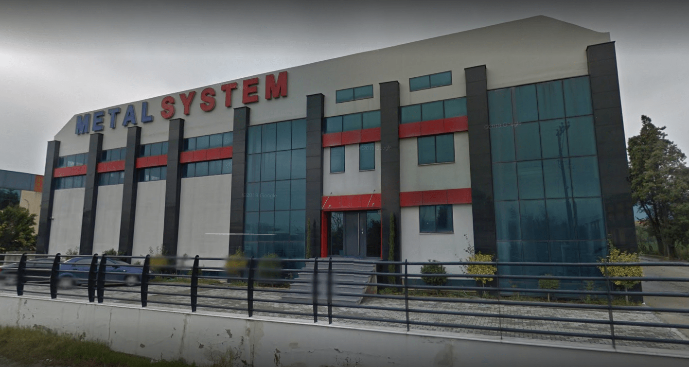 Το εργοστάσιο παραγωγής πορτών και κλειδαριών Metal System στην Θεσσαλονίκη